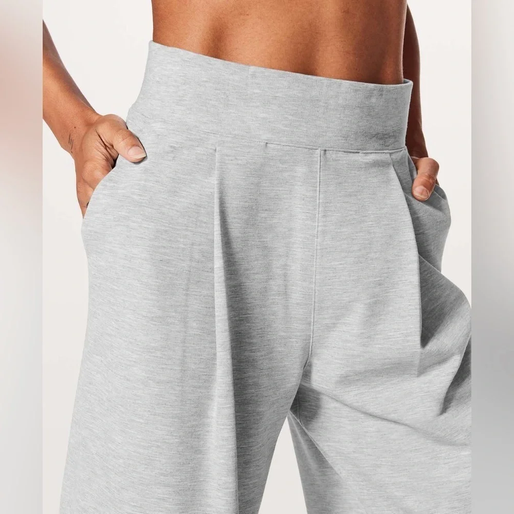 Lululemon Can You Feel The Pleat Crop *21